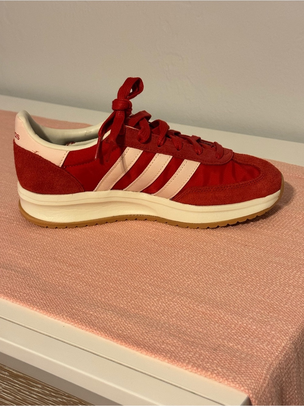 Adidas Run 70s 2.0 women’s sneakers worn once. Excellent condition - Picture 5 of 12